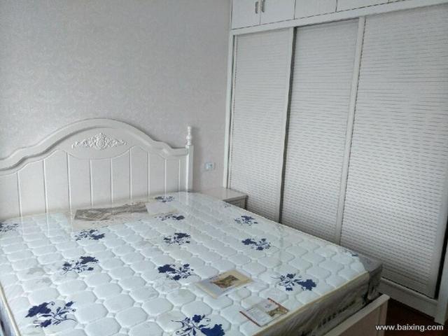 南外汽车站旁一品南庭精装3房急售，69.8万元的三