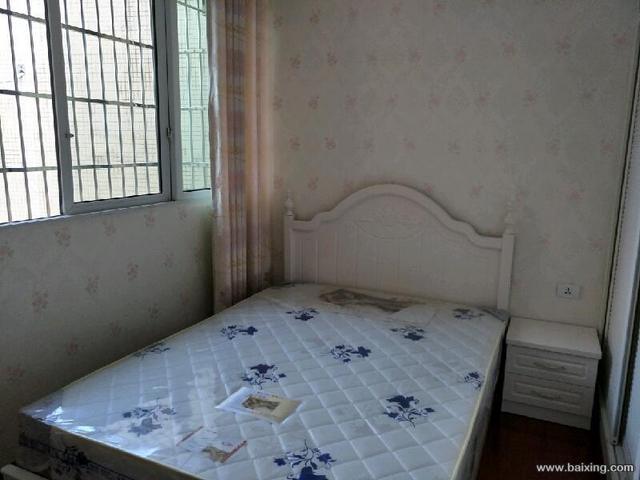 南外汽车站旁一品南庭精装3房急售，69.8万元的三