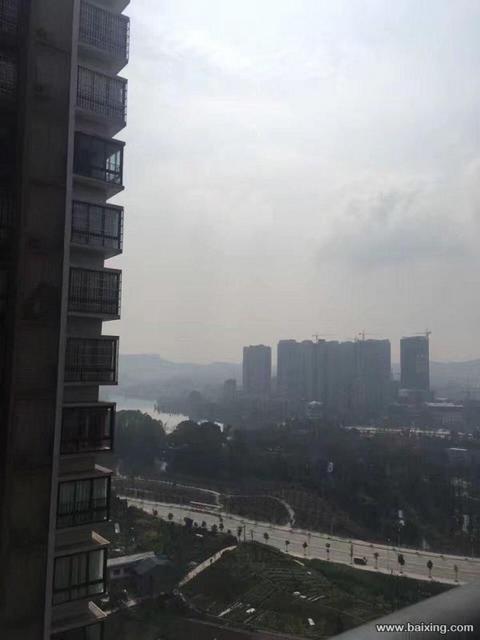大竹东湖一号精装 2室1厅1卫，朝东湖公园，视野开