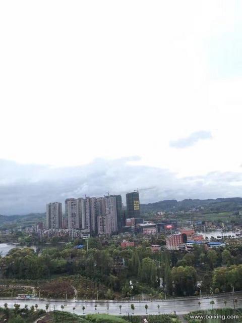 大竹东湖一号精装 2室1厅1卫，朝东湖公园，视野开