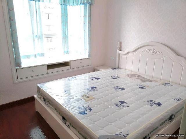 南外汽车站旁一品南庭精装3房急售，69.8万元的三