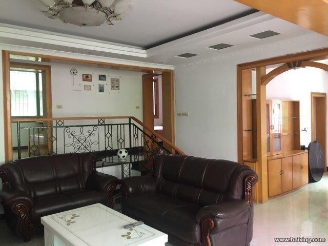大竹建设路路段，位置好，两边进出方便， 3室2厅2