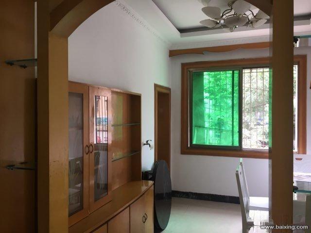 大竹建设路路段，位置好，两边进出方便， 3室2厅2