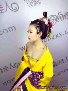 达州美丽俏佳人化妆学校专业培养化妆师美甲师